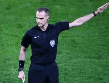 Βίντεο από την άγρια επίθεση στον Τζήλο - Σοκάρουν οι κραυγές σπαραγμού από τον διεθνή ρέφερι